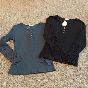 NWT Bundle of 2 Long Sleeved Shirts Black & Green Size Small w/ Lace